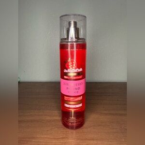 Strawberry Pound Cake Bath & Body Works